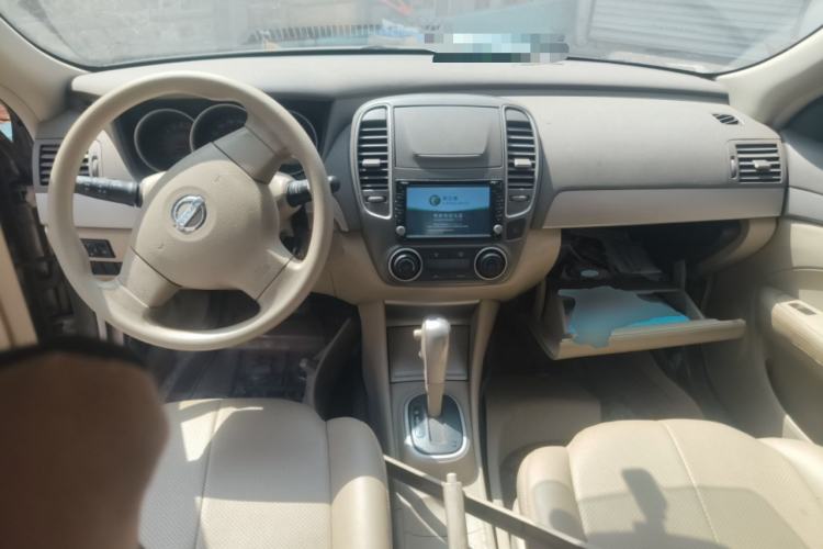 Used Nissan Sylphy 2012 Classic 1.6XE Automatic Comfort Edition Center Console