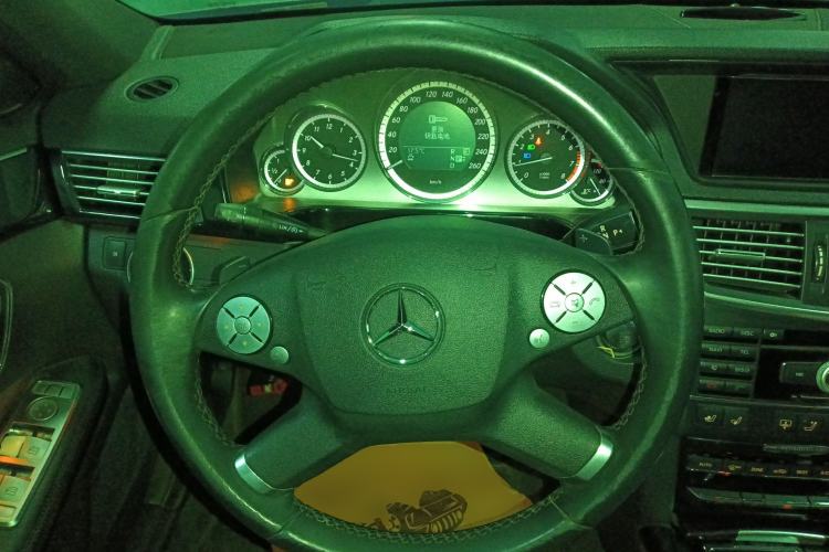 Used Mercedes-Benz E-Class 2011 E 300 L Fashion Prestige Model Steering Wheel