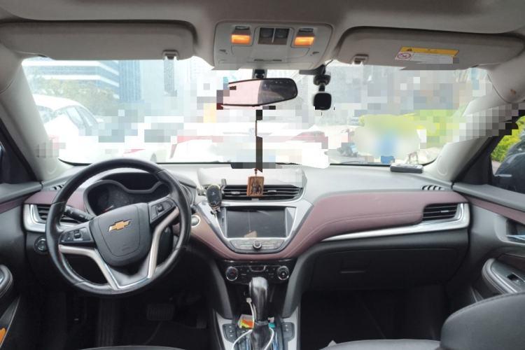 Used Chevrolet Malibu 2018 530T Automatic Luxury Edition Center Console