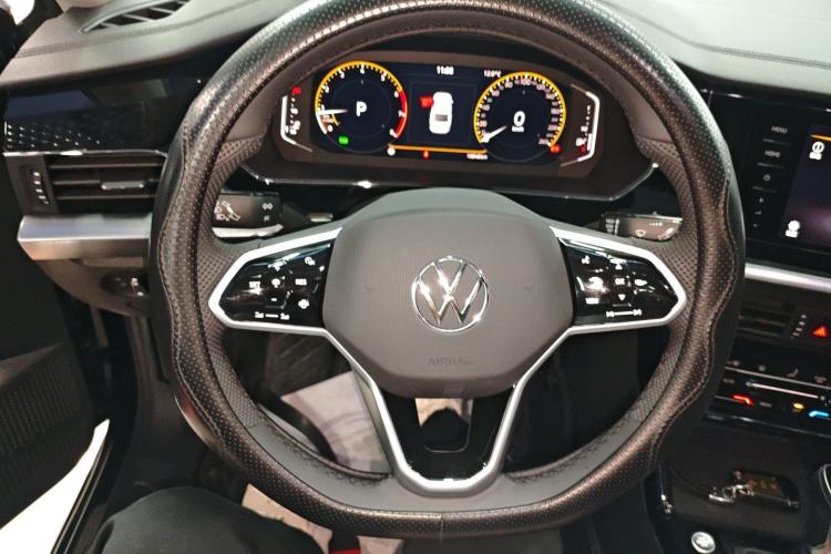 Used Volkswagen Passat 2024 330TSI Elite Edition Steering Wheel