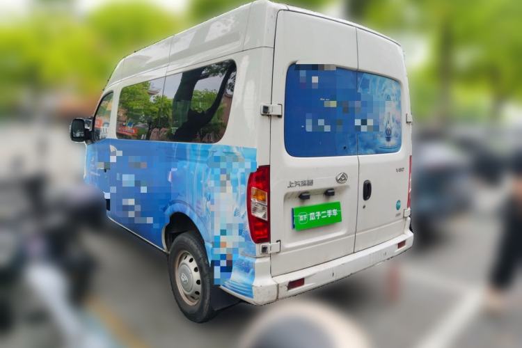 Used SAIC MAXUS Xintu V80 2023 2.0T AMT Classic Aoyuntong Short Wheelbase Mid-Roof 5/6-Seater
