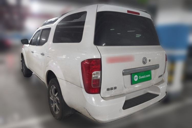 Used Dongfeng Palazzo 2022 2.0T Manual Two-Wheel Drive Luxury Version
