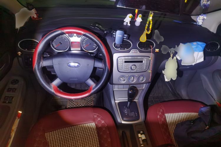 Used Ford Focus 2013 Hatchback Classic 1.8L Automatic Base Model Center Console