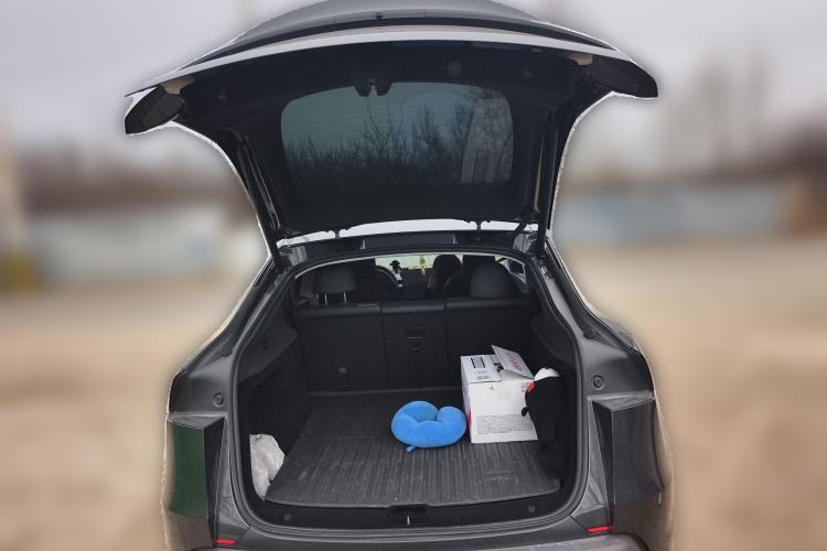 Used Tesla Model Y 2025 Rear-Wheel-Drive Version
