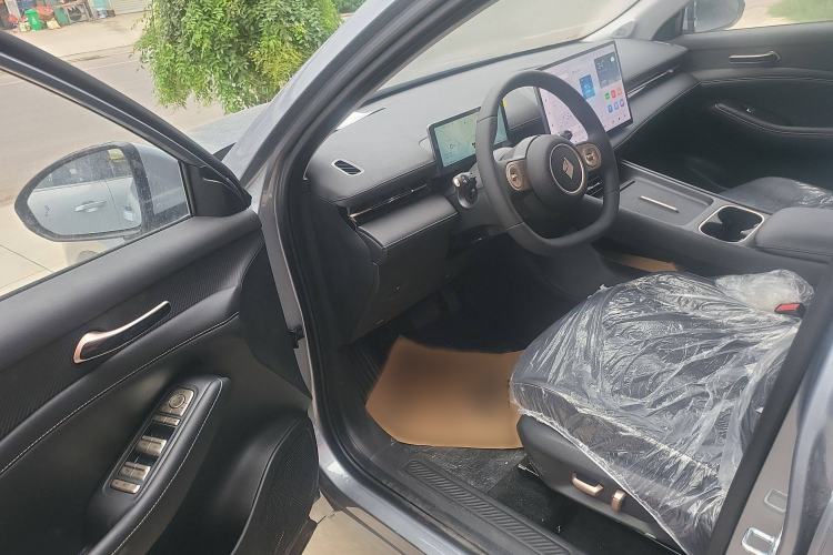 Used Baojun Yunhai 2024 140km Plug-in Hybrid Version
