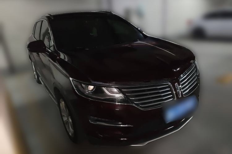 Used Lincoln MKC 2016 2.0T Two-Wheel Drive Luxury Edition Front Right 45 Deg