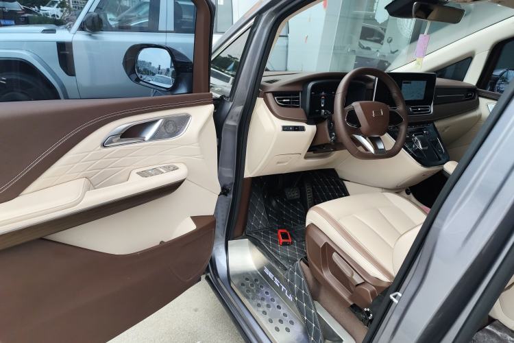 Used Bestune M9 2023 2.0T Ultimate Edition
