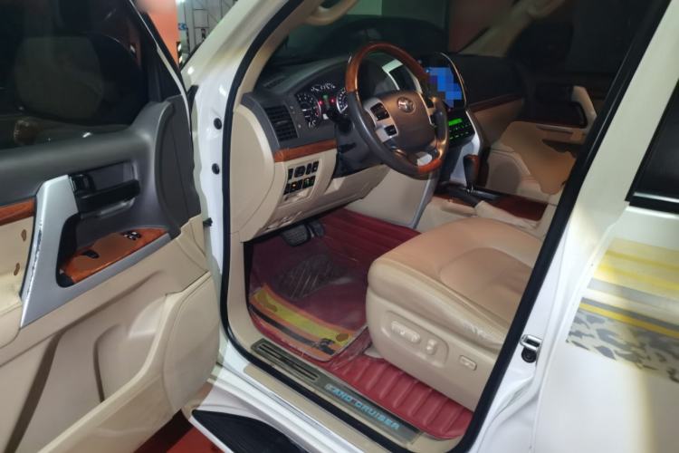 Used Toyota Land Cruiser 2015 4.6L V8 Middle East Limited Edition
