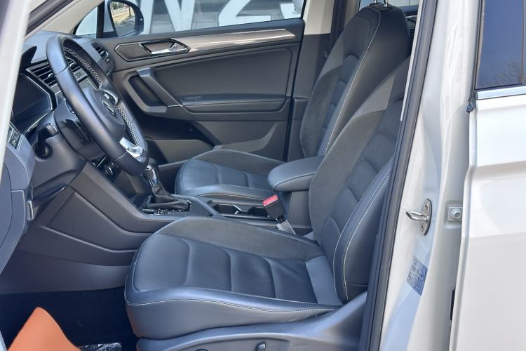 Used Volkswagen Tiguan L 2021 330TSI Automatic Two-Wheel Drive R-Line Enhanced Edition Left Front Seat