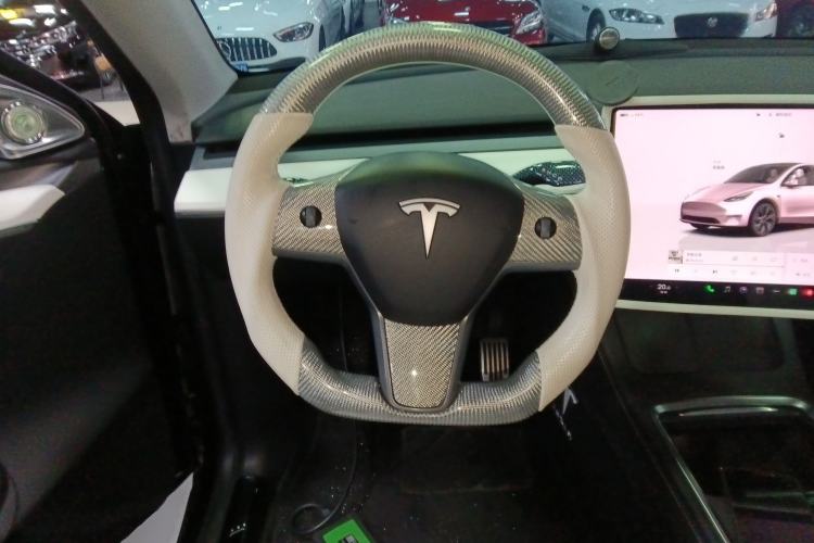 Used Tesla Model Y 2023 Long-Range All-Wheel-Drive Version
