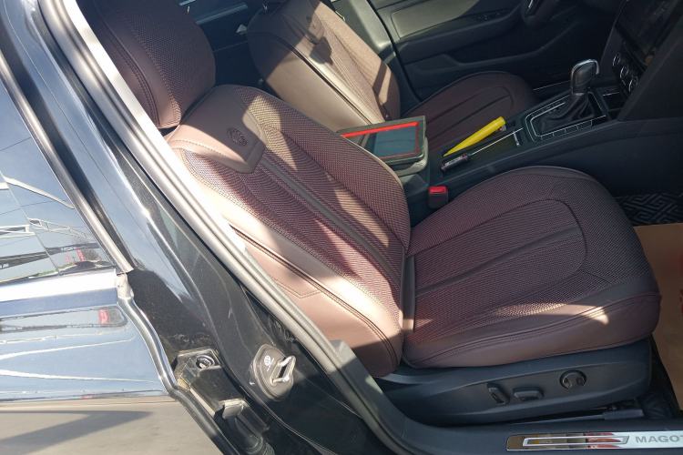 Used Volkswagen Magotan 2017 330TSI DSG Luxury Model
