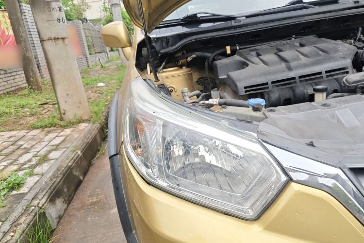 Used Venucia R50X 2013 1.6L Manual Model Right Front Headlight