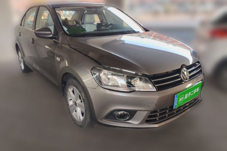 Used Volkswagen Jetta 2013 1.6L Automatic Luxury Model Front Right 45 Deg