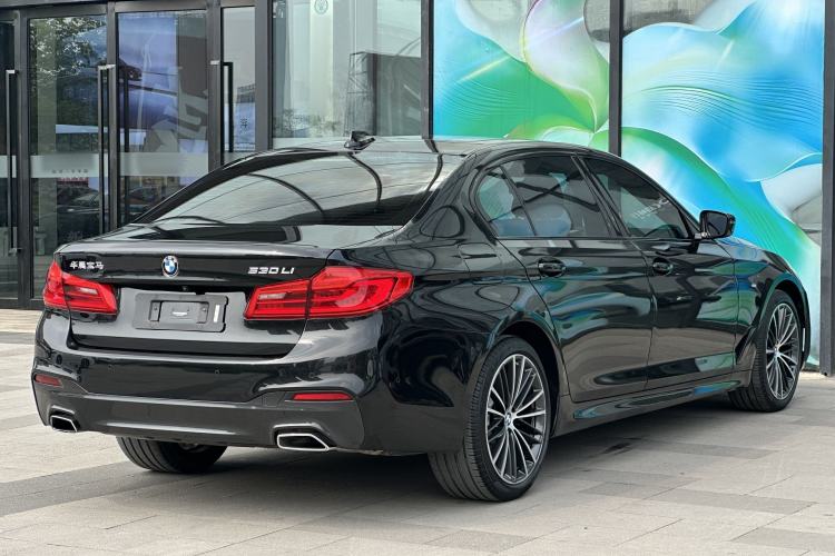 Used BMW 5 Series 2019 Restyled 530Li Luxury Edition M Sport Package Exterior 2