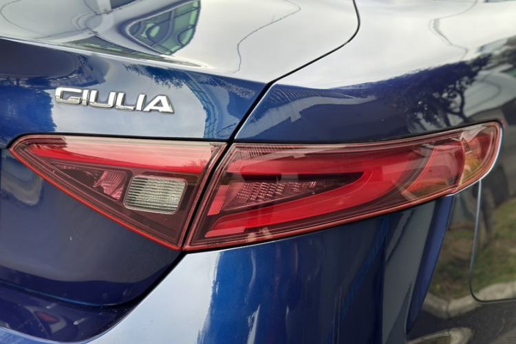 Used Alfa Romeo Giulia 2017 2.0T 280HP Luxury Edition
