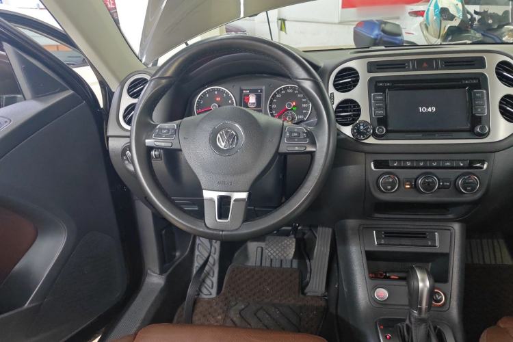 Used Volkswagen Tiguan 2015 1.8TSI Automatic All-Wheel-Drive Luxury Model Steering Wheel