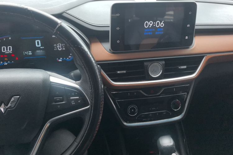 Used Wuling Hongguang S3 2018 1.5L Manual Luxury Model China V Standard