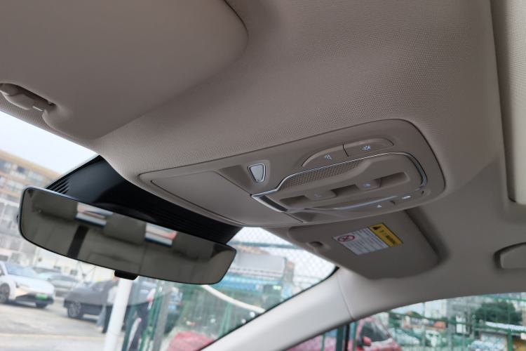 Used MG ES5 2025 525max Rear-Drive Intelligent Driving Version Headliner