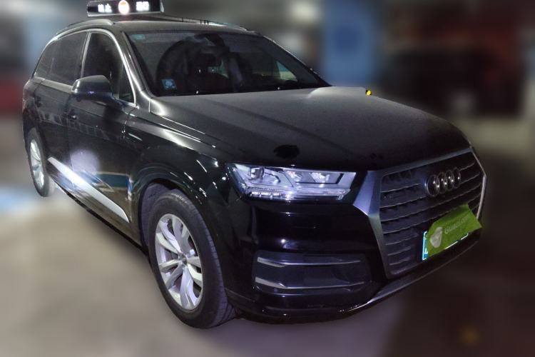 Used Audi Q7 2019 55 TFSI Technology Edition Front Right 45 Deg