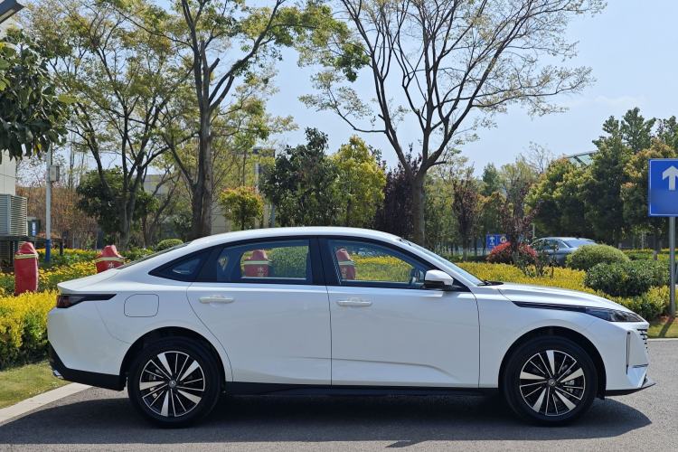 Used Changan Eado PHEV 2025 Smart New Blue Whale 145KM High-Energy Edition