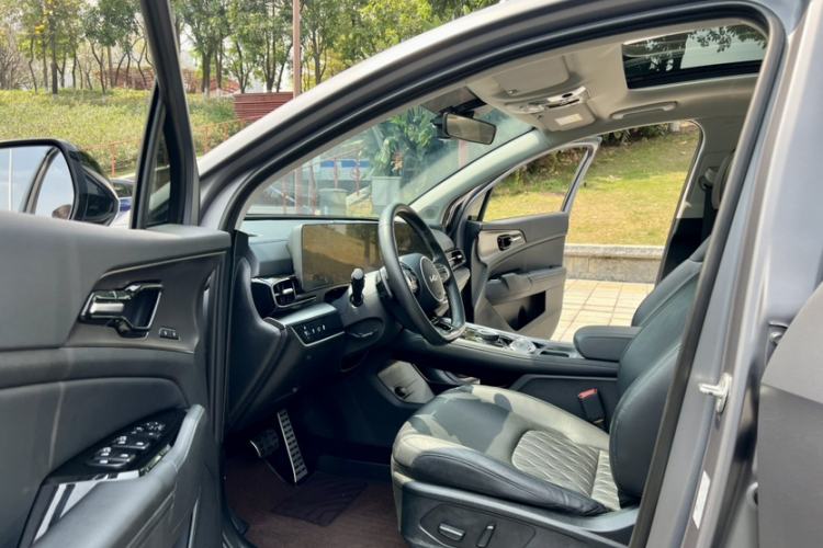 Used Kia Sportage (Chinese Domestic Model) 2023 2.0T Two-Wheel Drive Flagship Edition
