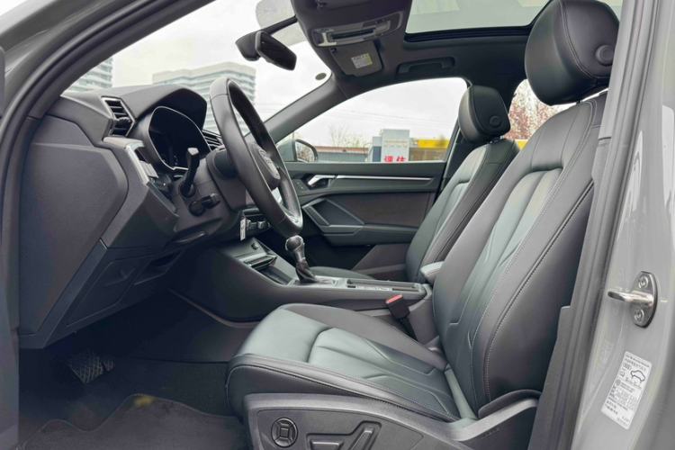 Used Audi Q3 2024 35 TFSI Advanced Style Edition Interior 5