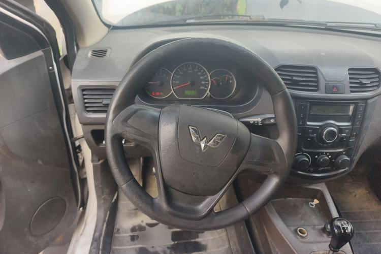 Used Wuling Hongguang 2014 1.2L Base Model China IV Steering Wheel