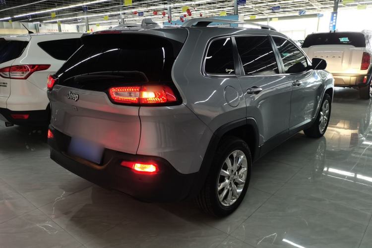 Used Jeep Cherokee 2014 2.4L Luxury Edition