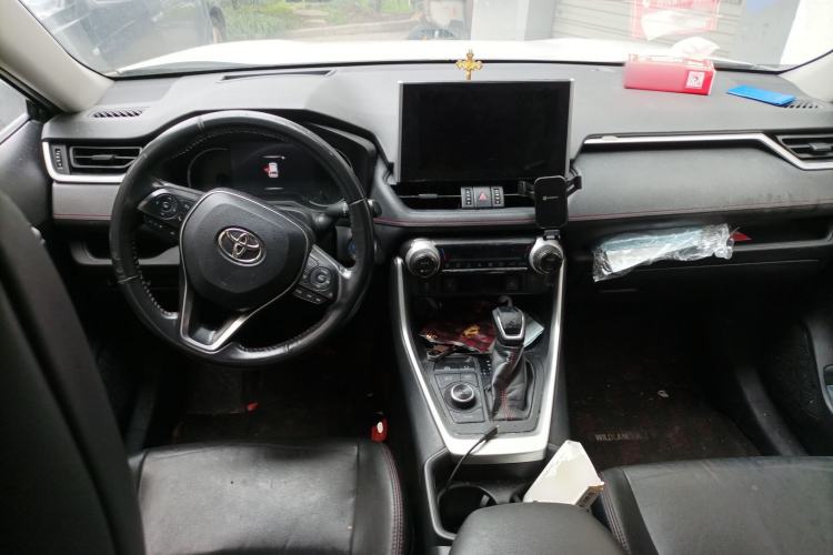 Used Toyota Wildlander New Energy 2021 High-Performance Edition 2.5L Four-Wheel Drive Powerful Version Center Console