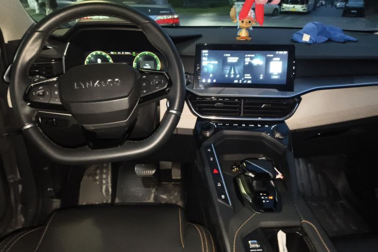 Used Lynk & Co 06 EM-P 2022 PHEV 84 km Range Pro Version
