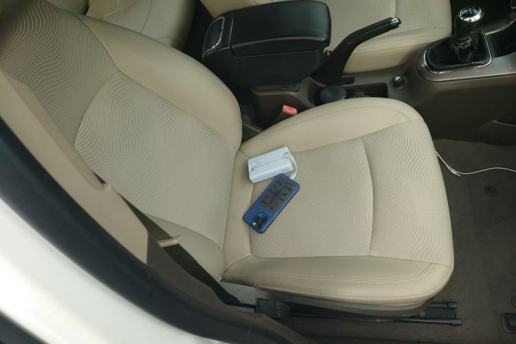 Used Chevrolet Cruze 2015 1.5L Classic SE MT Right Front Seat