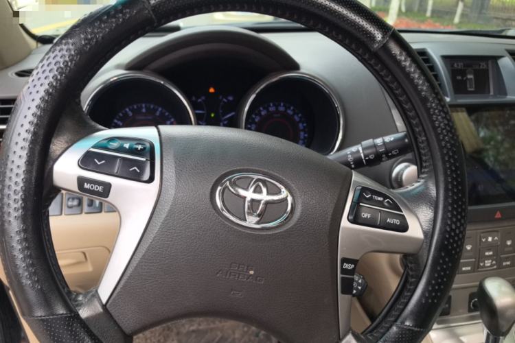 Used Toyota Highlander 2013 2.7L Two-Wheel Drive 7-Seater Zijin Edition Steering Wheel