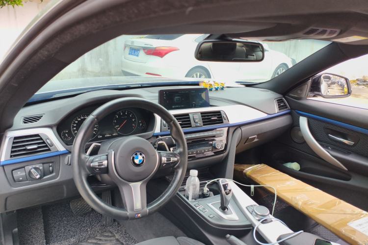 Used BMW 4 Series 2019 425i M Sport Package Center Console