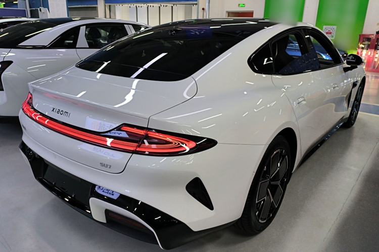 Used Xiaomi Auto SU7 2024 Rear-Drive Ultra-Long Range Advanced Pro-Level Intelligent Driving Version Rear Right 45 Deg