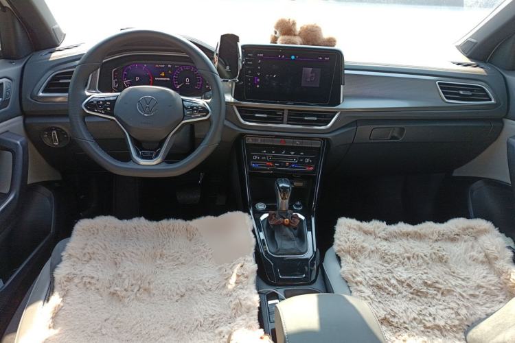 Used Volkswagen T-ROC 2025 Facelift Model 2 300TSI DSG Two-Wheel Drive Chenguang Edition Center Console