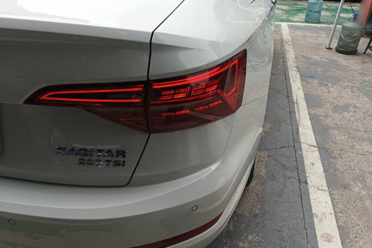 Used Volkswagen Sagitar 2020 280TSI DSG Comfort Version China VI Standard Right Rear Taillight