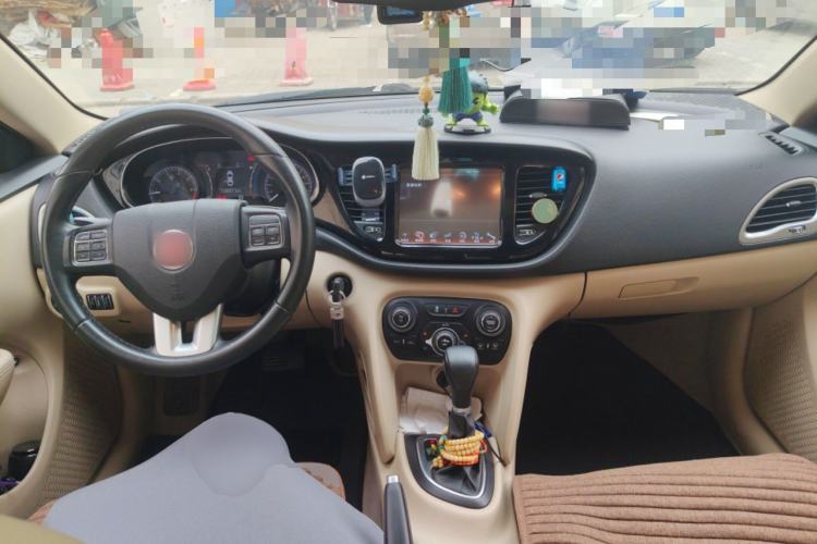 Used Fiat Viaggio 2012 1.4T Automatic Luxury Edition Center Console