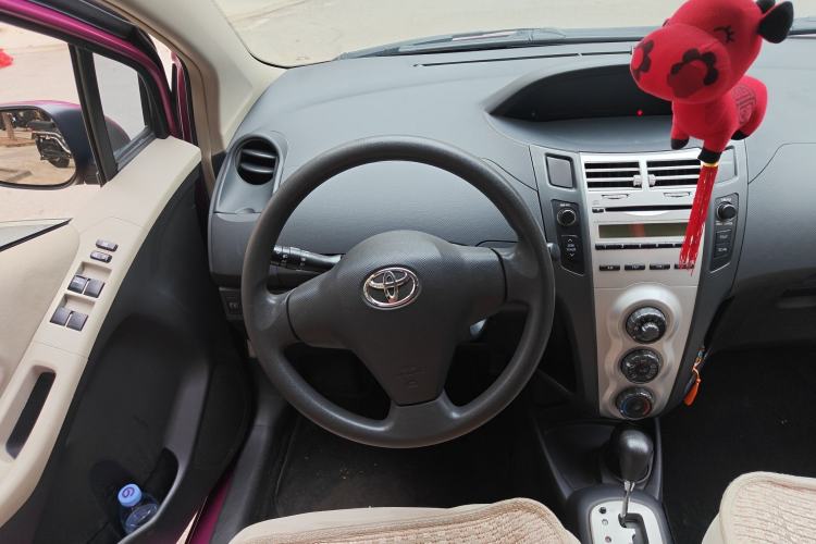 Used Toyota Yaris 2009 1.6E Automatic Comfort Edition Steering Wheel