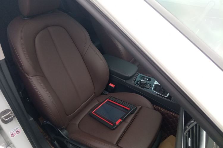 Used BMW 1 Series 2020 125i Leading Model M Sport Package Right Front Seat