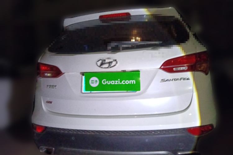 Used Hyundai Santa Fe 2013 2.4L Manual Two-Wheel Drive Comfort Version Rear