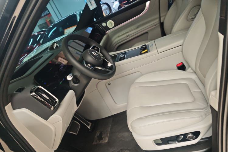 Used Hima AITO M9 2024 Range-Extended Ultra Version 42 kWh 6-Seater Model Left Front Seat