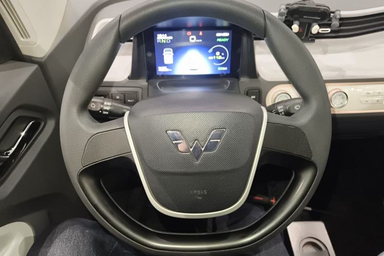 Used Wuling Hongguang MINIEV 2021 Macaron Premium Model – Lithium Iron Phosphate Steering Wheel