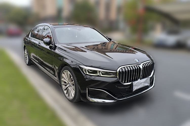 Used BMW 7 Series 2019 Restyled 740Li Leading Luxury Package Front Right 45 Deg