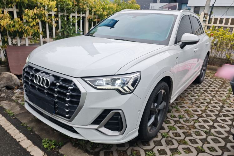 Used Audi Q3 2022 35 TFSI Fashion Dynamic Model