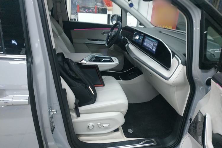 Used SAIC MAXUS Dajia 9 2024 Super Hybrid Long-Range Forest Edition 7-Seater