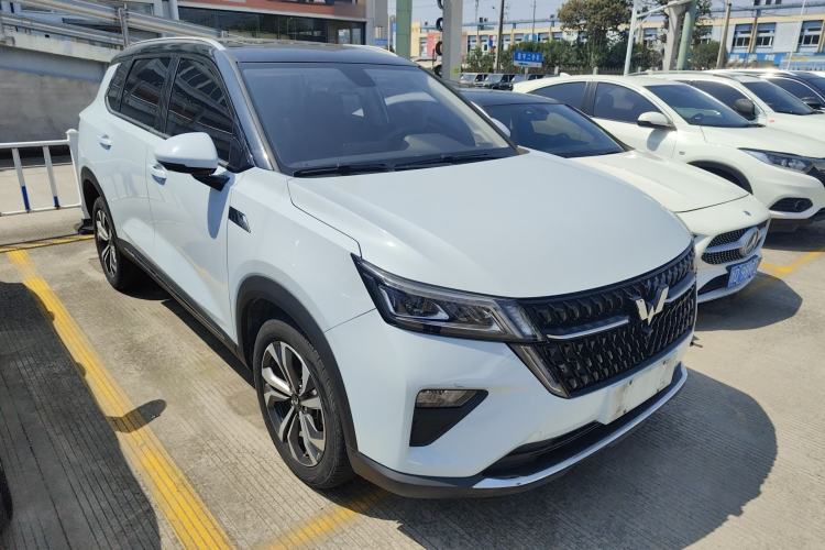 Used Wuling Asta 2022 2.0L DHT Electric-Speed Version
