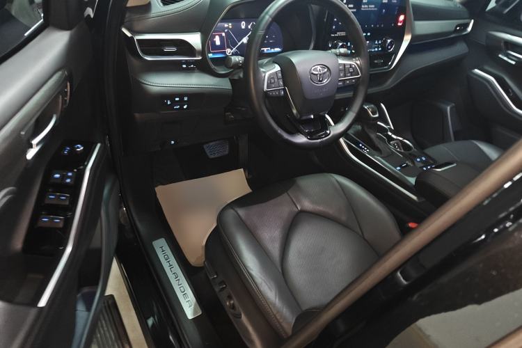 Used Toyota Highlander 2022 Dual-Engine 2.5L Four-Wheel Drive Supreme Edition 7-Seater