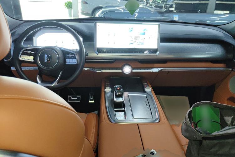 Used Tank 700 New Energy 2024 Hi4-T Extreme Edition Center Console