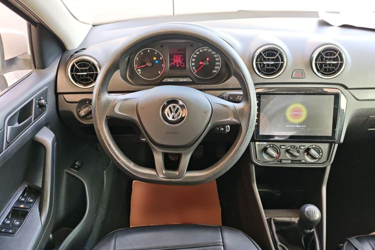 Used Volkswagen Jetta 2017 1.5L Manual Fashion Edition Steering Wheel