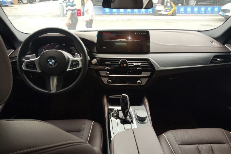 Used BMW 5 Series 2022 Second Facelift 530Li Leading Edition M Sport Package
